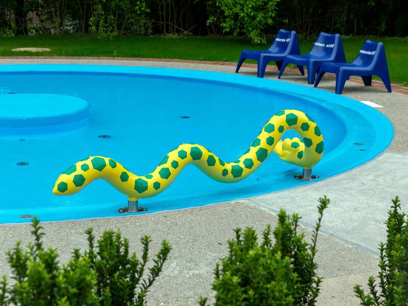 Waldhöhenfreibad Waldhöhenfreibad Kleinkinderbecken mit Wasserspielgerät