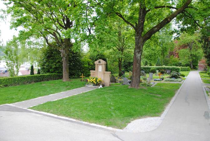 Urnengemeinschaftsgräber auf dem Friedhof in Ebersbach an der Fils