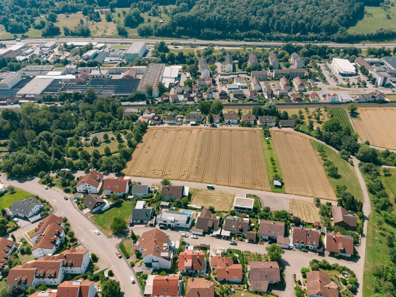 Luftbild vom Wohngebiet Hinter der Kirche Richtung Süden