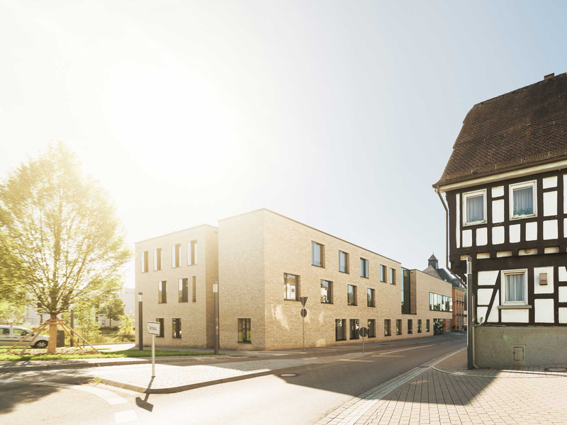 Rathaus-Neubau und Altes Pfarrhaus